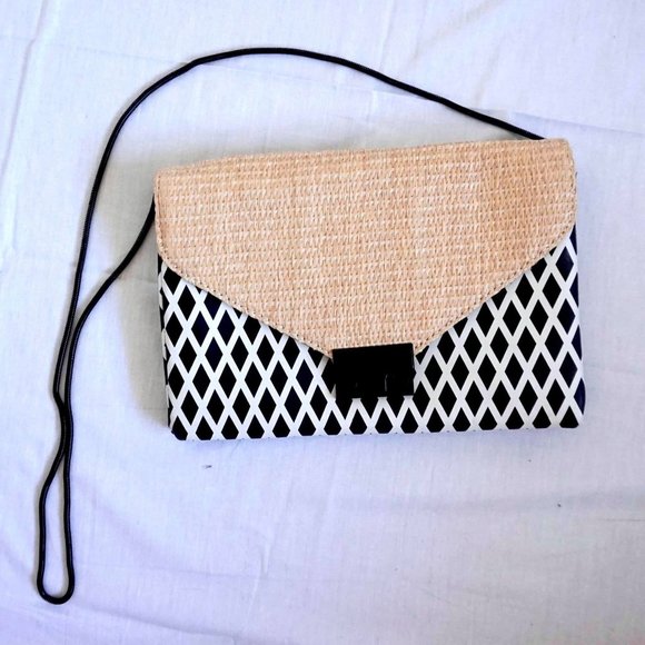 $90 WITCHERY black/white RATTAN CLUTCH snake chain shoulder CROSS-BODY handbag ♡ - Picture 3 of 10